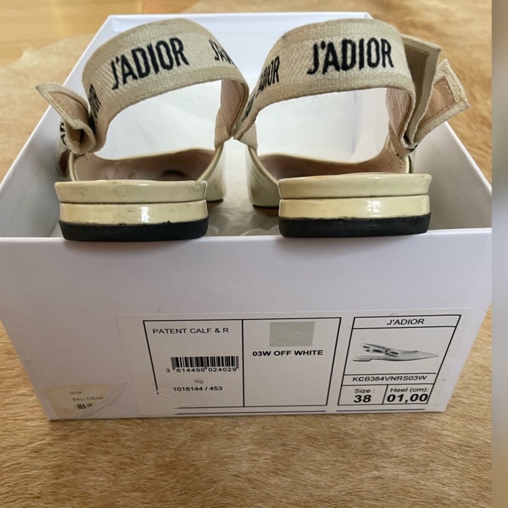 Dior Cream Patent Leather J'adior Slingback Size 38
Flats - Picture 4 of 10